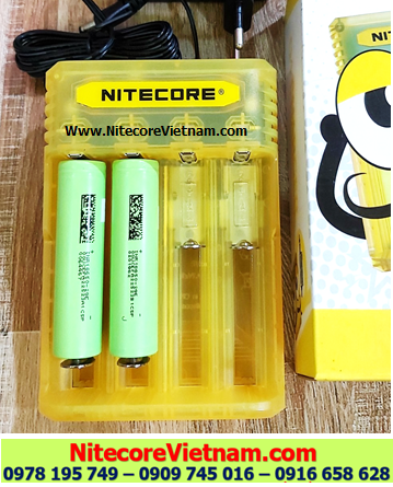 Nitecore Q4 (Bộ sạc 04 Khe Sạc kèm sẳn 02 pin SẠC 18650 DMEGC INR18650-29E 2850mAh  lithium 3.7v) chính hãngdd